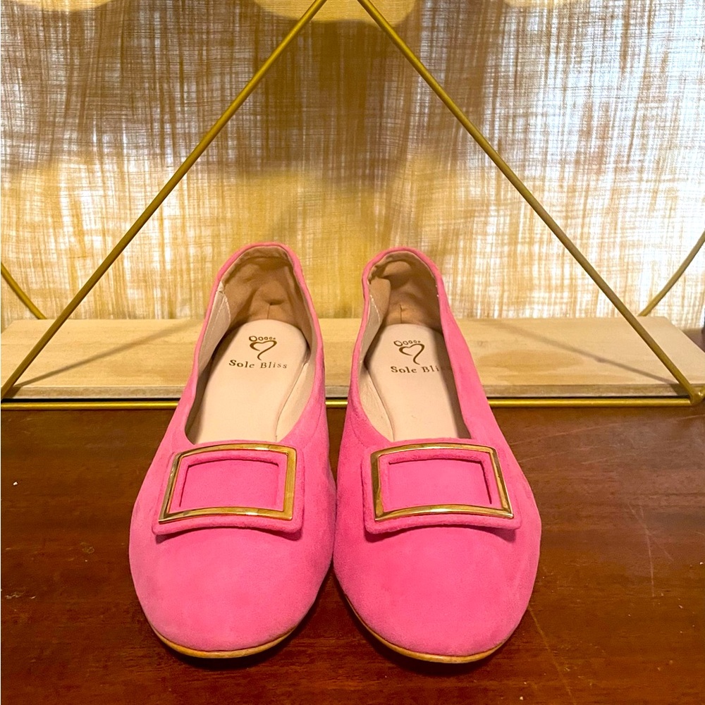 Sole bliss: Lizzie (40.5) fuchsia pink